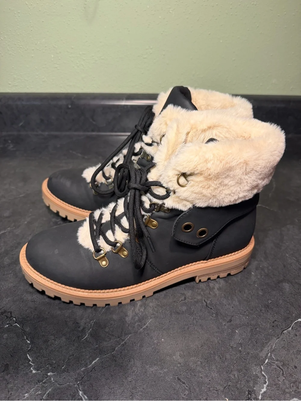 Maxxy Faux Fur Lined Combat Boots Size 10 black